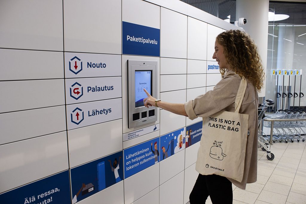 Agnostic parcel locker in Finland powered by Smartmile software